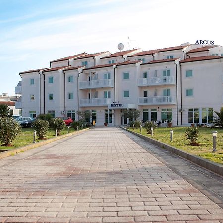 Hotel Arcus Residence Медулин Экстерьер фото