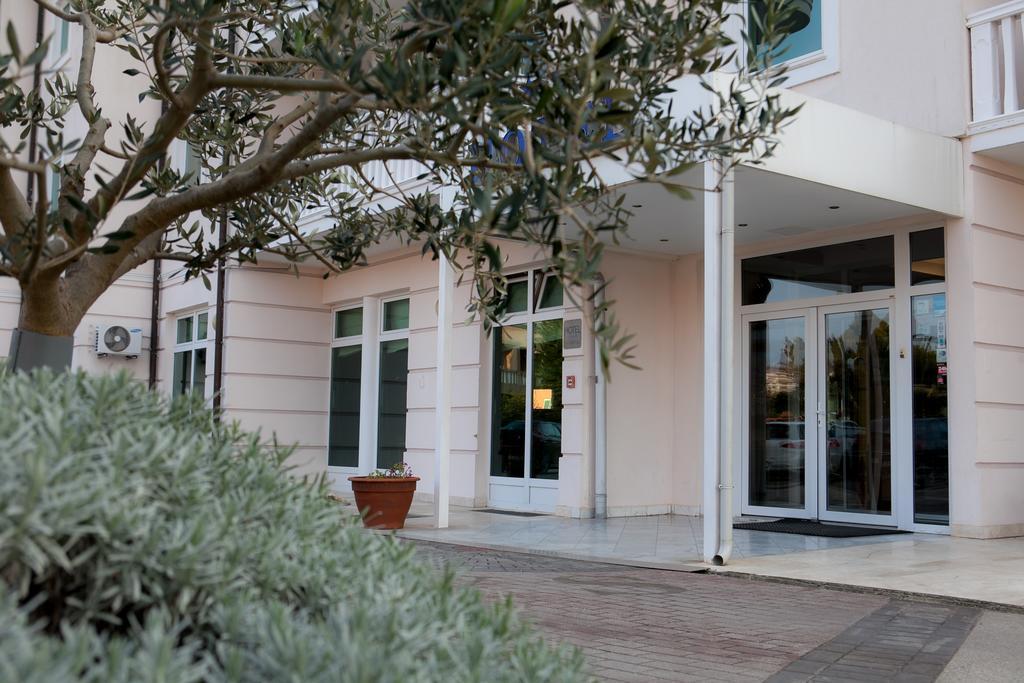 Hotel Arcus Residence Медулин Экстерьер фото