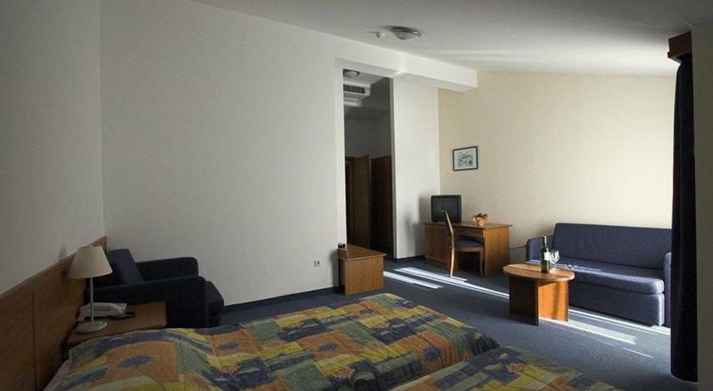 Hotel Arcus Residence Медулин Экстерьер фото
