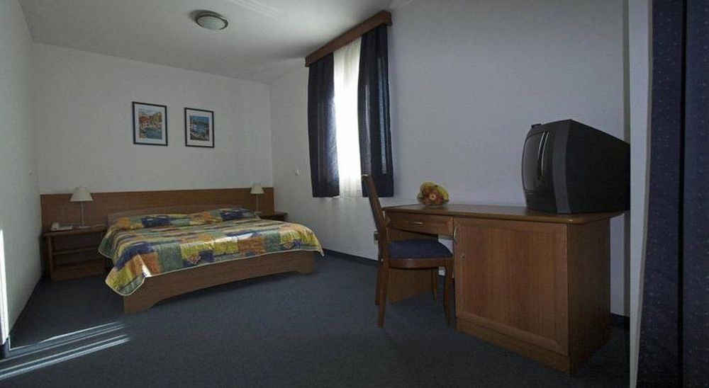 Hotel Arcus Residence Медулин Экстерьер фото