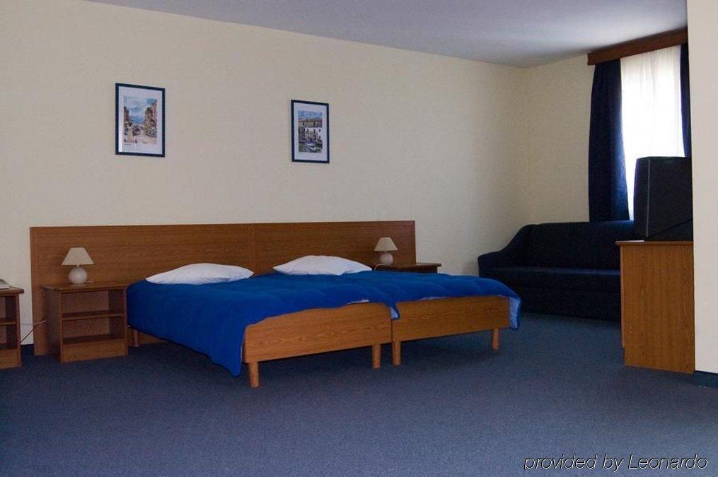 Hotel Arcus Residence Медулин Экстерьер фото