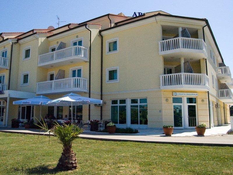 Hotel Arcus Residence Медулин Экстерьер фото