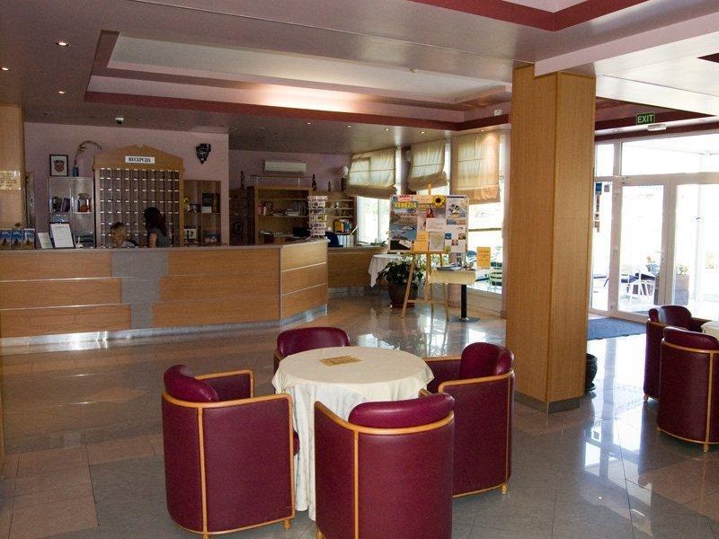 Hotel Arcus Residence Медулин Экстерьер фото