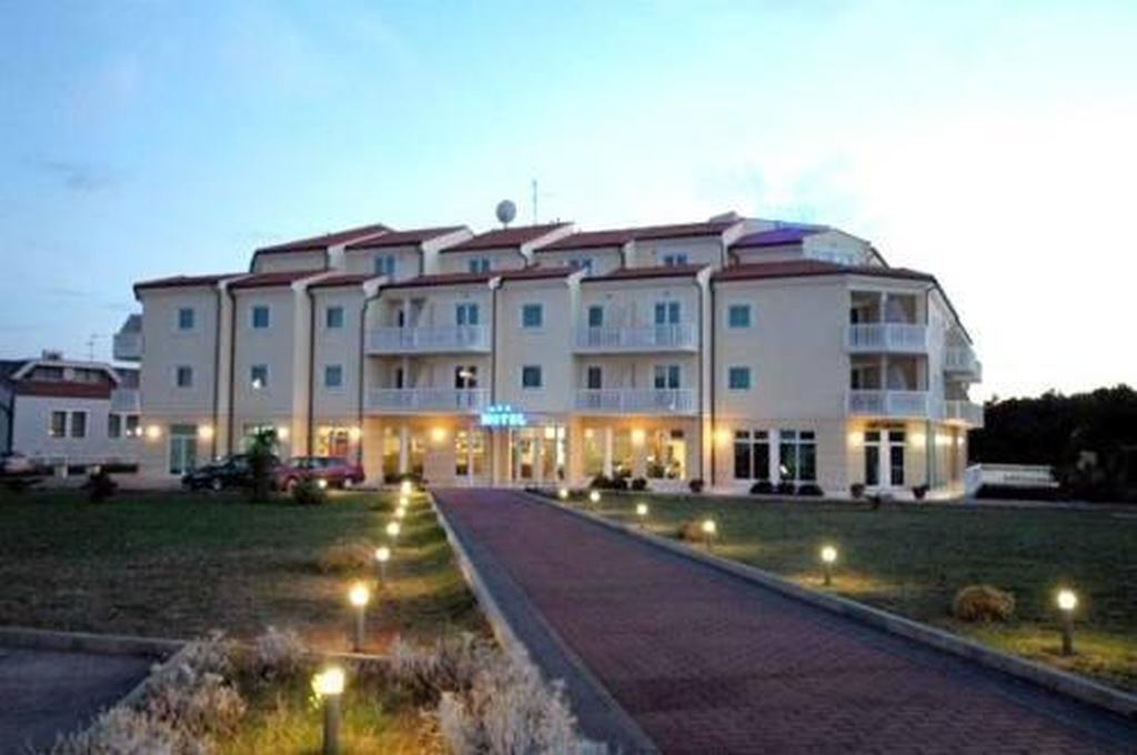 Hotel Arcus Residence Медулин Экстерьер фото