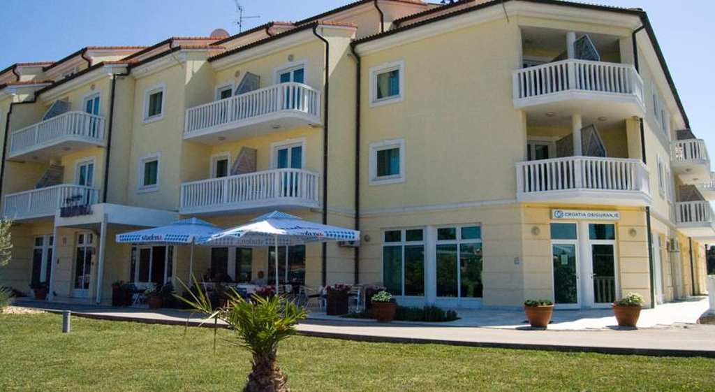 Hotel Arcus Residence Медулин Экстерьер фото
