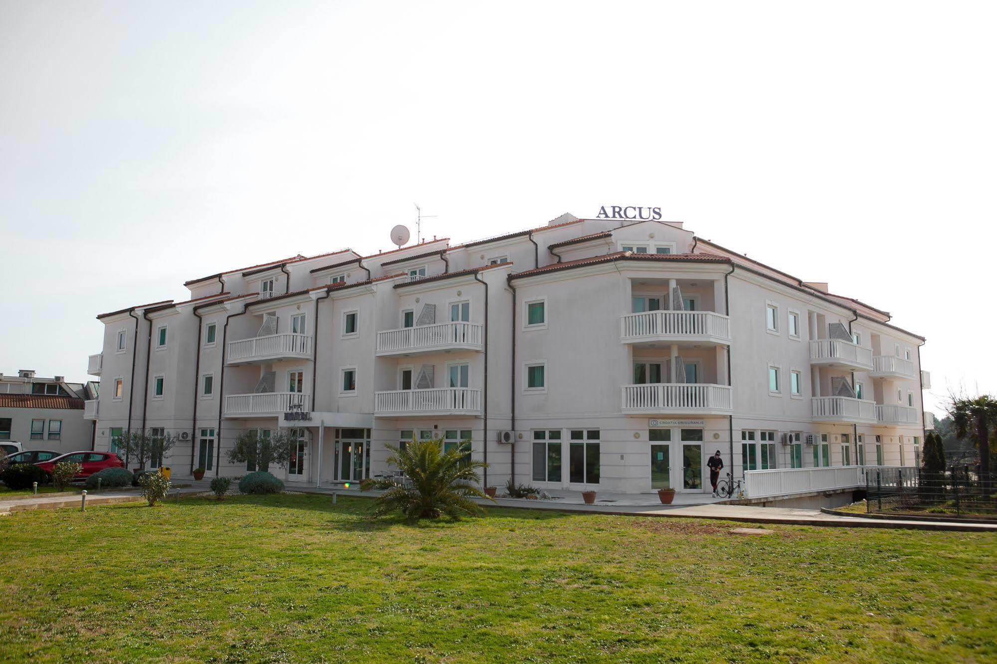 Hotel Arcus Residence Медулин Экстерьер фото