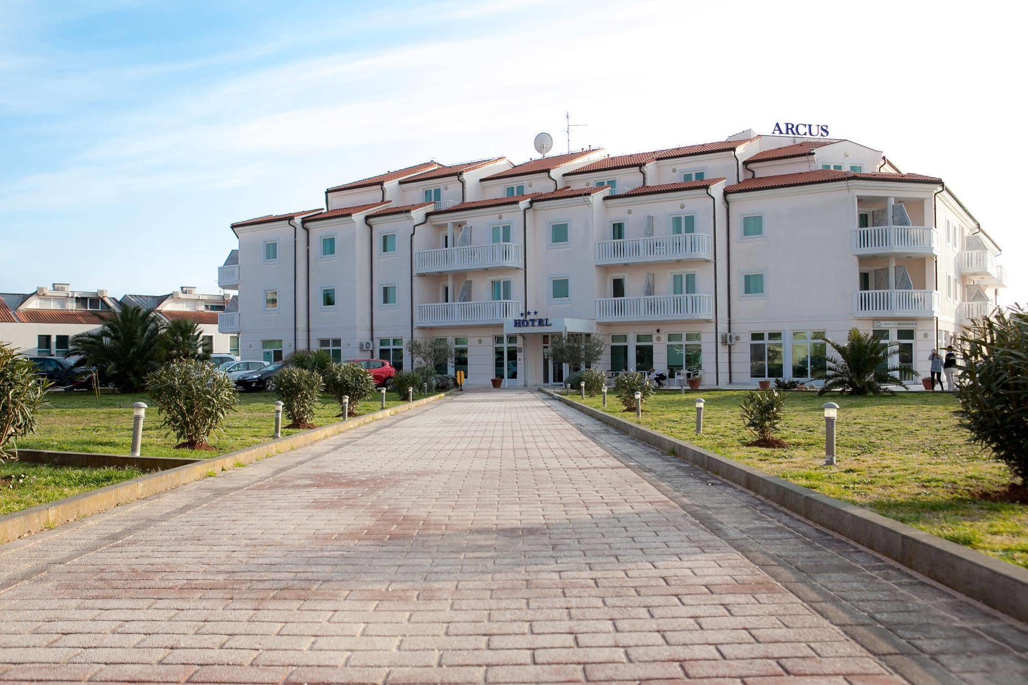 Hotel Arcus Residence Медулин Экстерьер фото