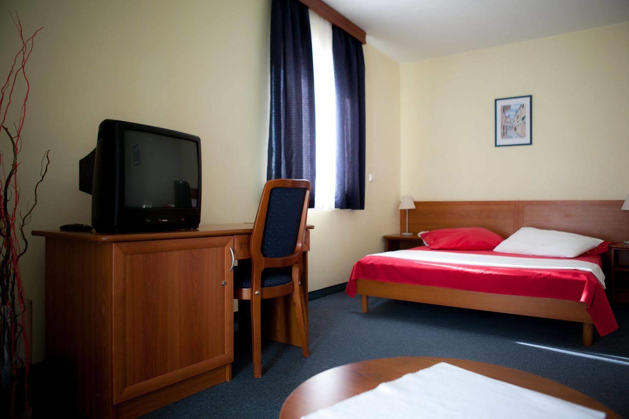 Hotel Arcus Residence Медулин Экстерьер фото