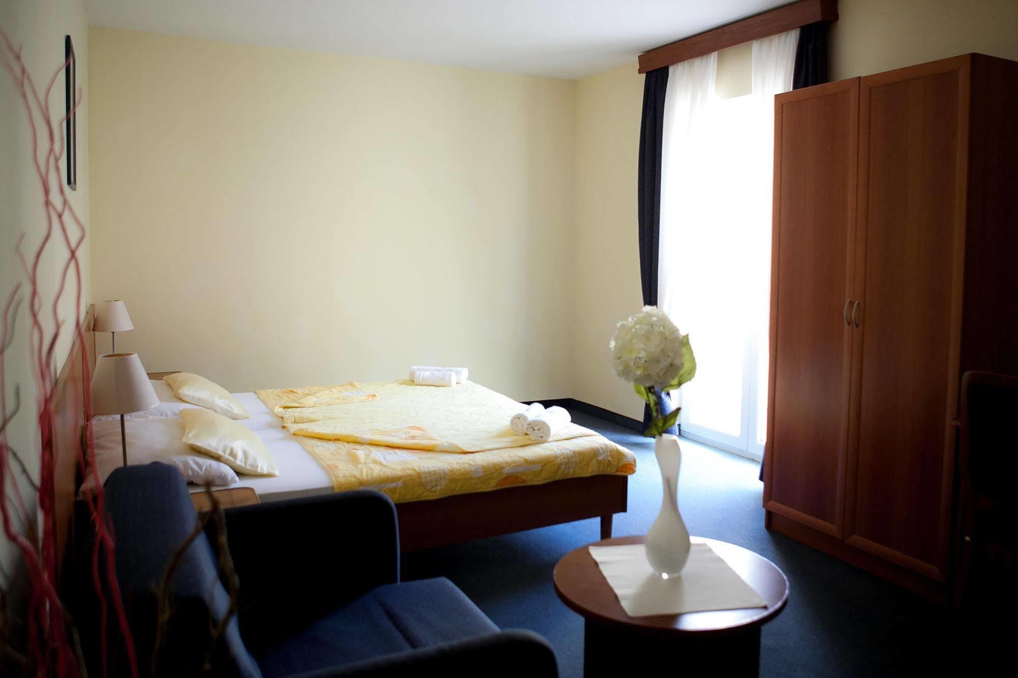 Hotel Arcus Residence Медулин Экстерьер фото